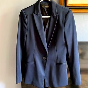 Beautiful like new Zara, single breasted navy blazer